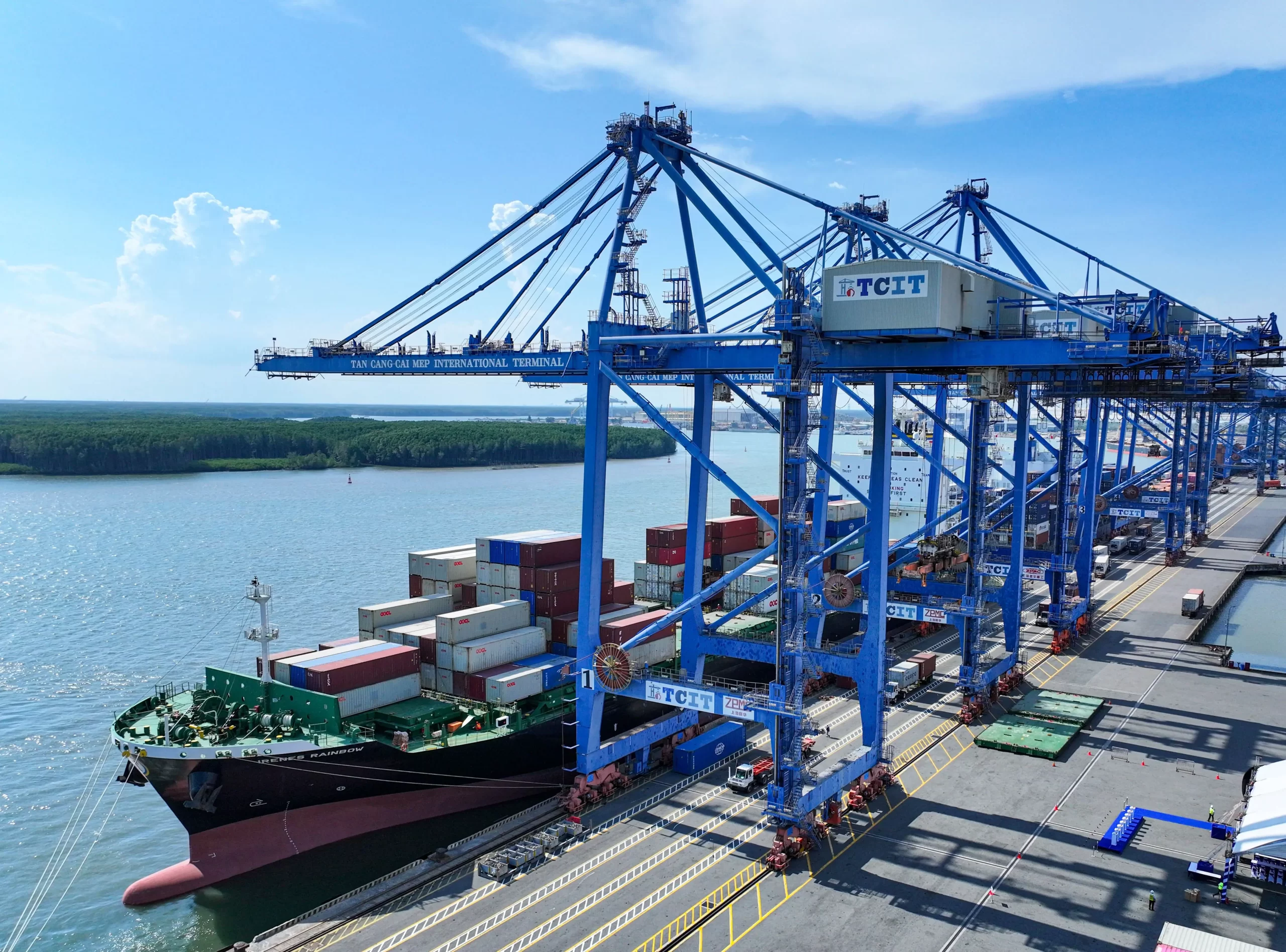 Dây cáp điện cầu cảng dùng trong bến tàu, chịu mài mòn và thời tiết ngoài trời